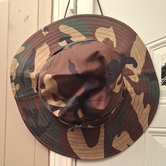 Camouflage Wide Brim Hat - Picture 3 of 5